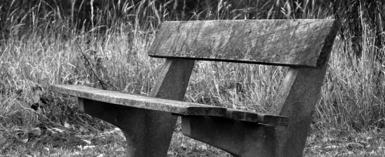 Bank schwarz – weiss